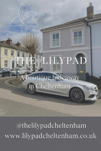 Cheltenham House | The Lily Pad - Boutique Townhouse, a short walk to Town Center and Racecourse