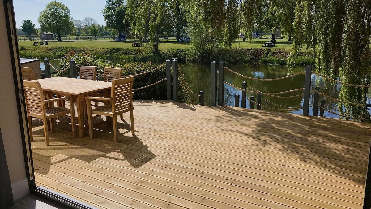 Bidford-on-Avon Apartment | The Lily Pad Riverside Apartment