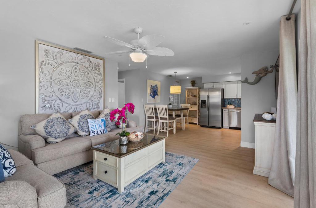 Mid Island Apartment | The Lime Margarita at the Anchorage