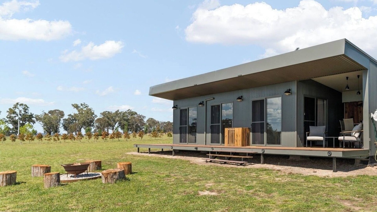 Frog Rock Cottage | The Linburn Cottage of luxury nWine, relaxation and country charm.