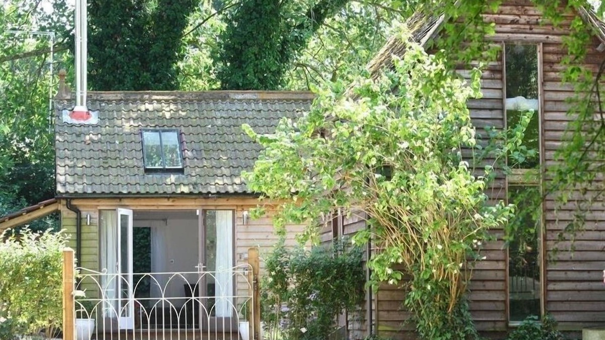 Little Coxwell Cottage | THE LINHAY, pet friendly, character holiday cottage in Faringdon