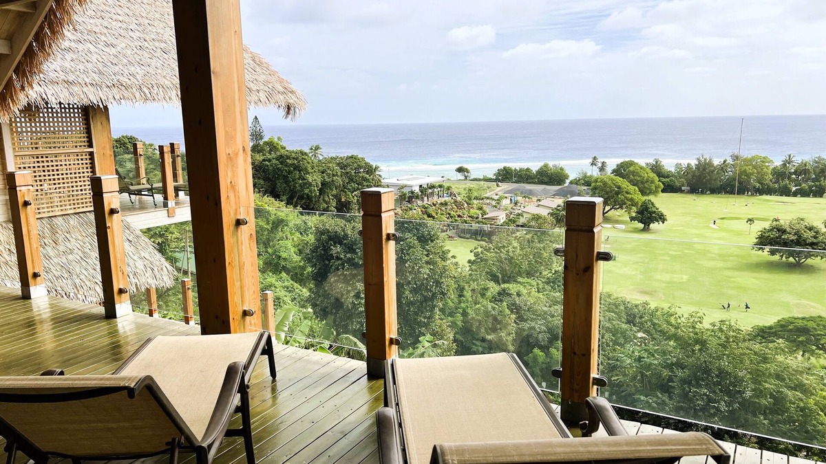 Arorangi Apartment | The Links Albatross - Luxurious home perched hillside with stunning ocean views.