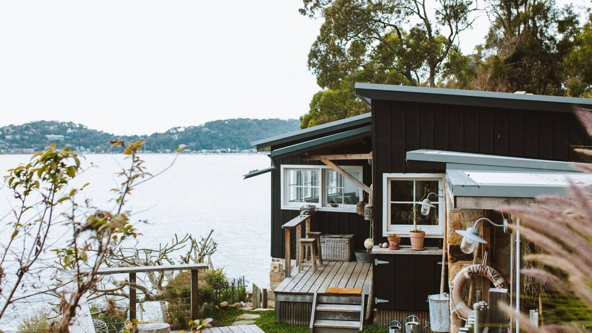 Great Mackerel Beach Cottage | The Little Black Shack