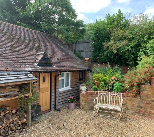 Hindhead Bed & Breakfast | The Little Barn - Self Catering Holiday Accommodation