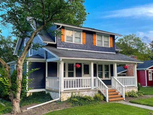 Perrysburg House | The Little Blue Bungalow - Walk to Shops & Eats