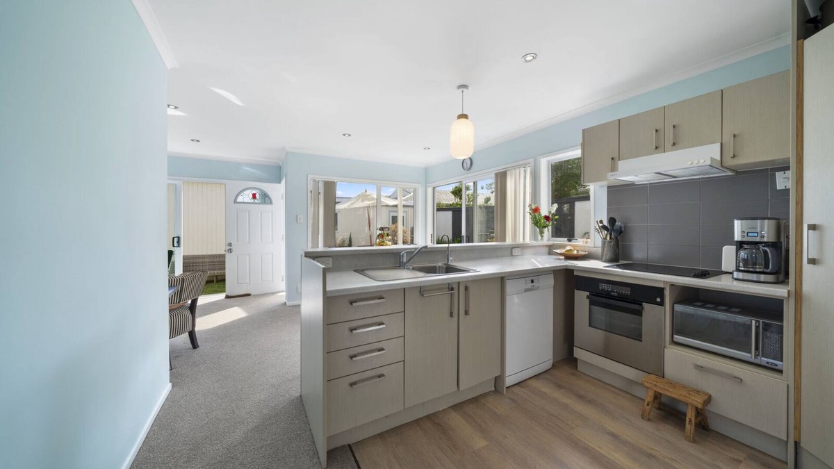Half Moon Bay House | The Little Blue House - Half Moon Bay Holiday Home