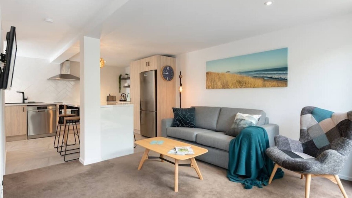 Omanu Apartment | The Little Blue Penguin