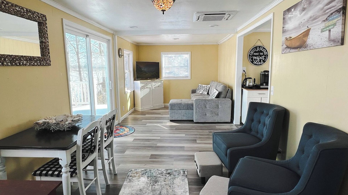 Hudson Cottage | The Little Cottage on Lime Lake in Hudson, MI