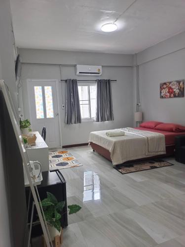 Rat Burana Apartment | The little home