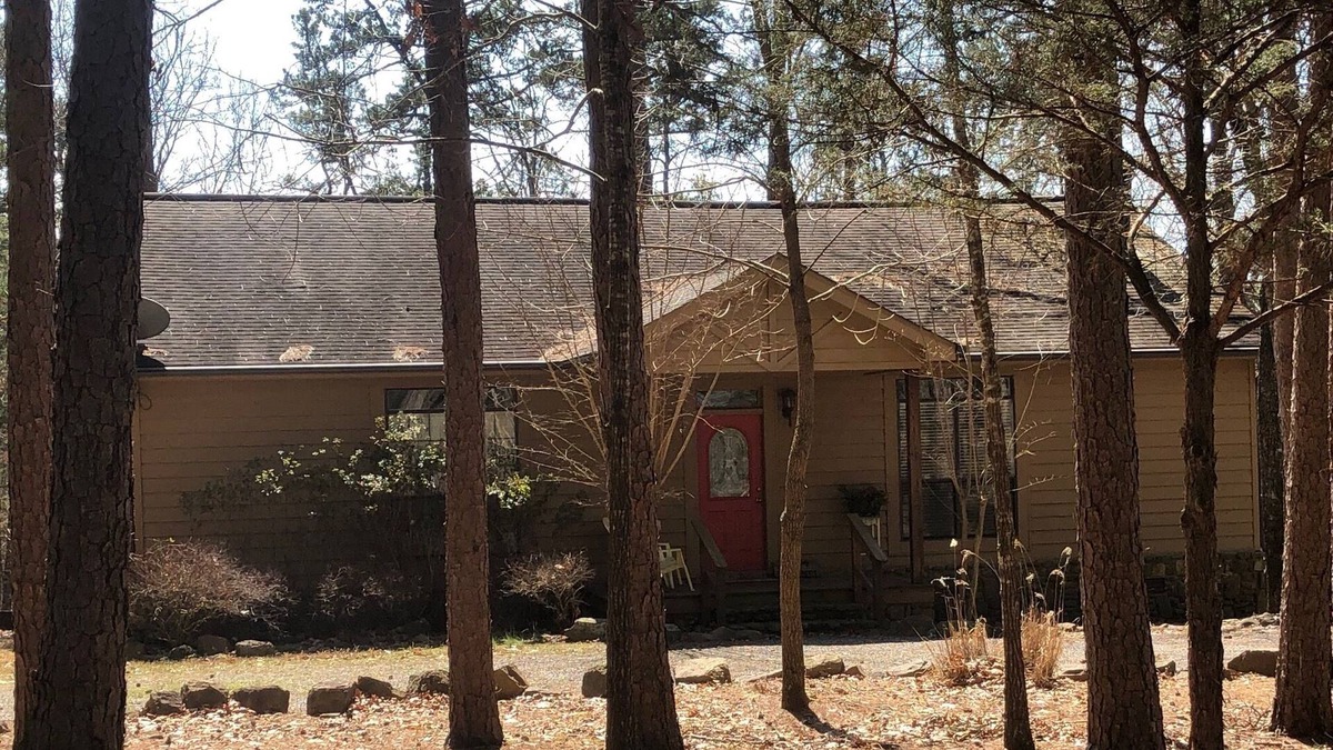 Drasco House | The Little House in beautiful Tannenbaum Resort and Greers Ferry Lake