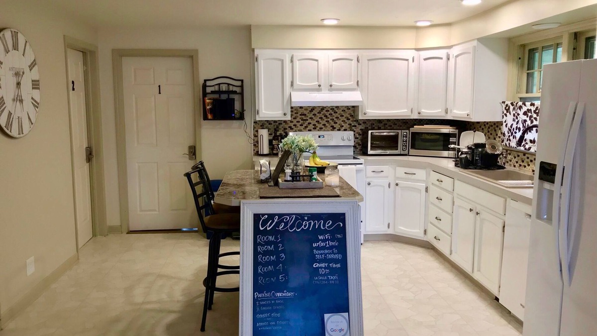 Niagara Falls House | The Little Italy of Niagara Falls Bed & Breakfast