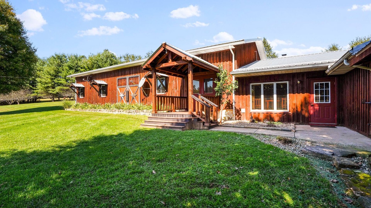 Bladensburg Cabin | The Little Lodge.nDisconnect from your fast pace with friends and family.