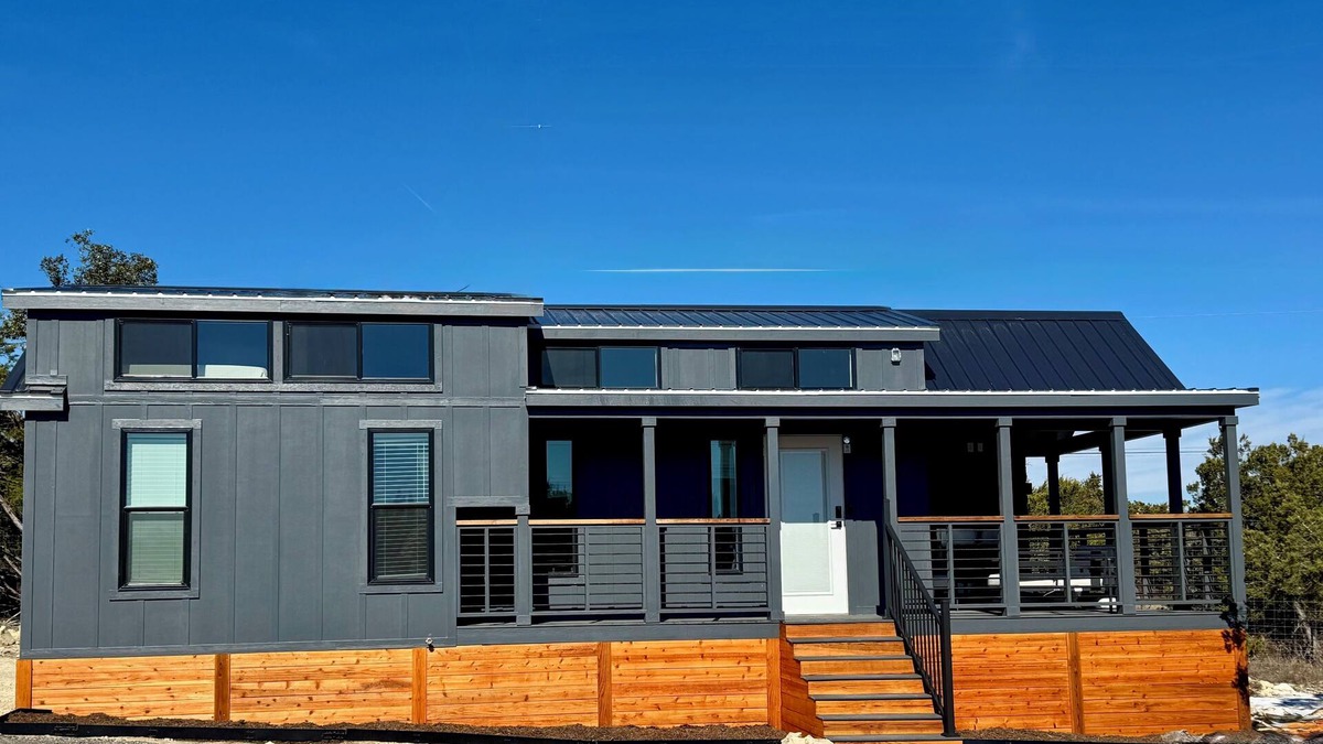 Austin House | The Little Longhorn- a tiny home nestled between Austin and Dripping Springs
