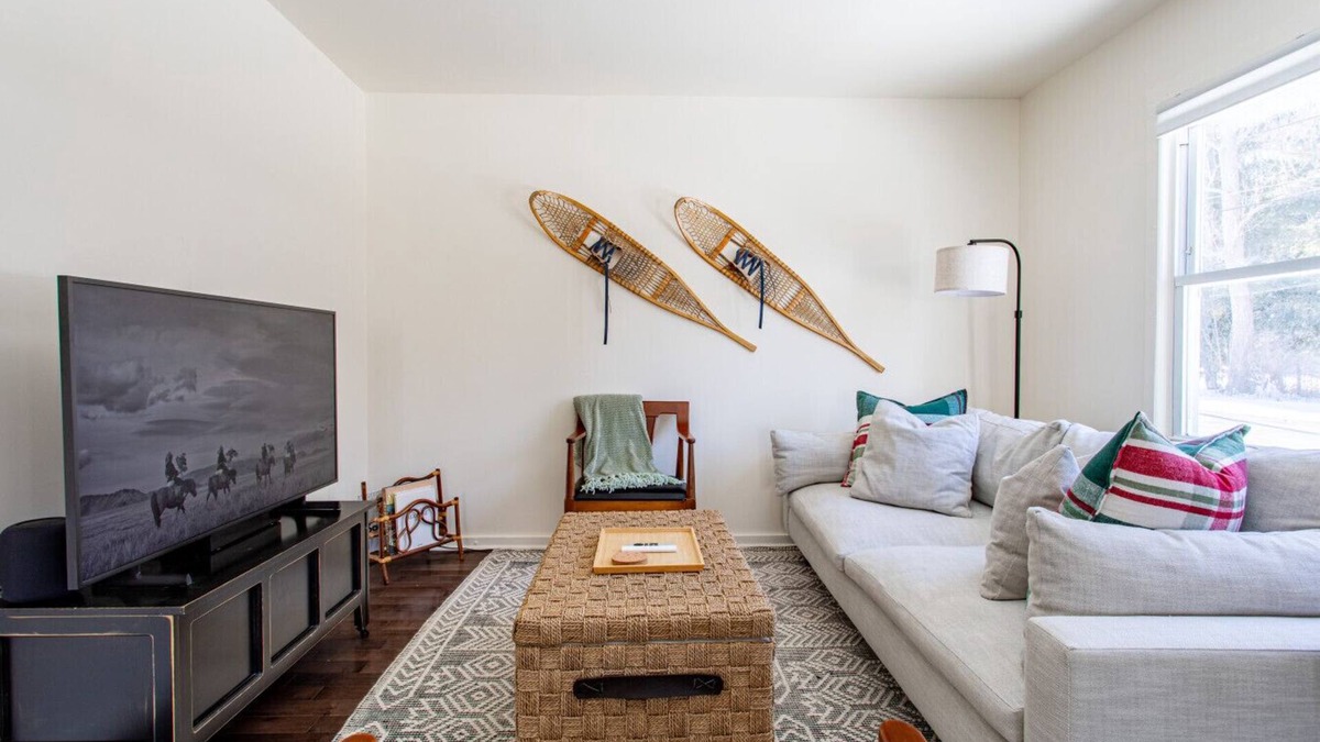 Livingston Manor Apartment | The Little Manor House