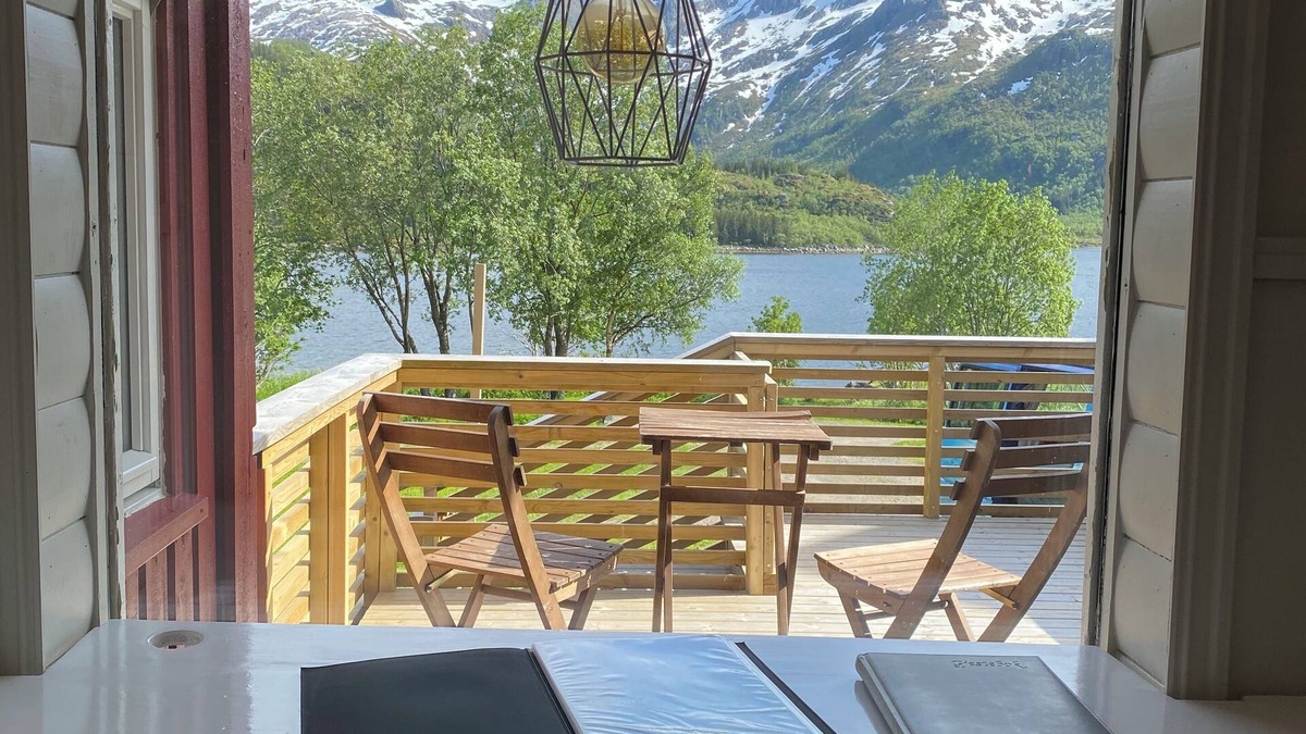 Barstrand Cabin | The Little Red Cabin Lofoten