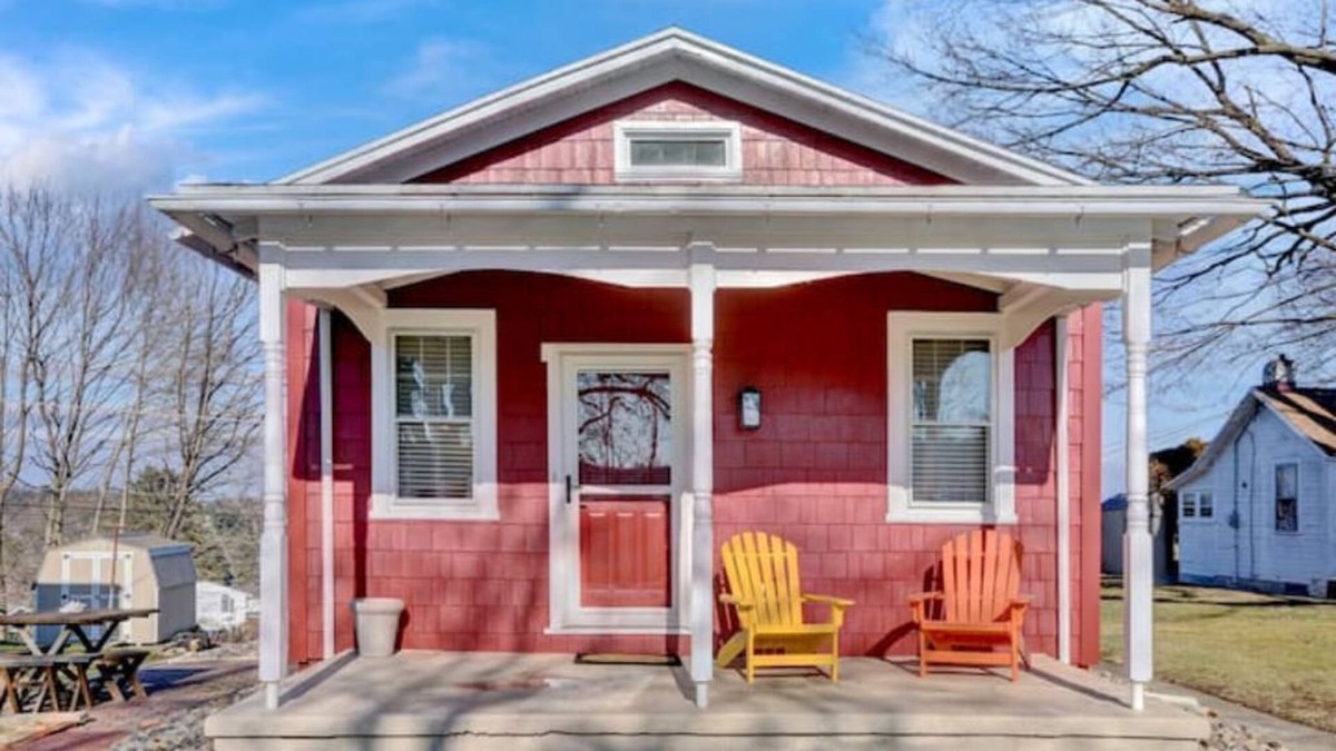 Kenhorst House | The Little Red Cottage!
