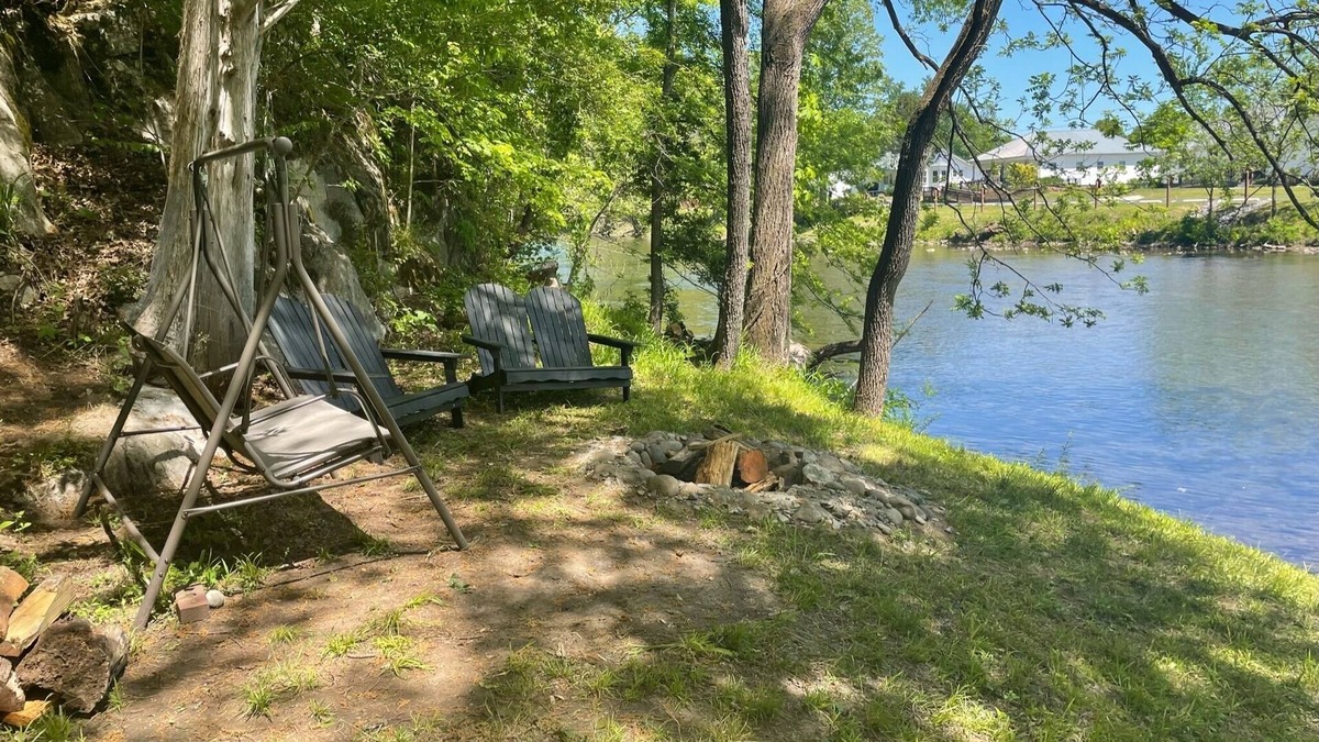 Townsend House | The Little River Farmhouse – Your Smoky Mountain Riverside Retreat