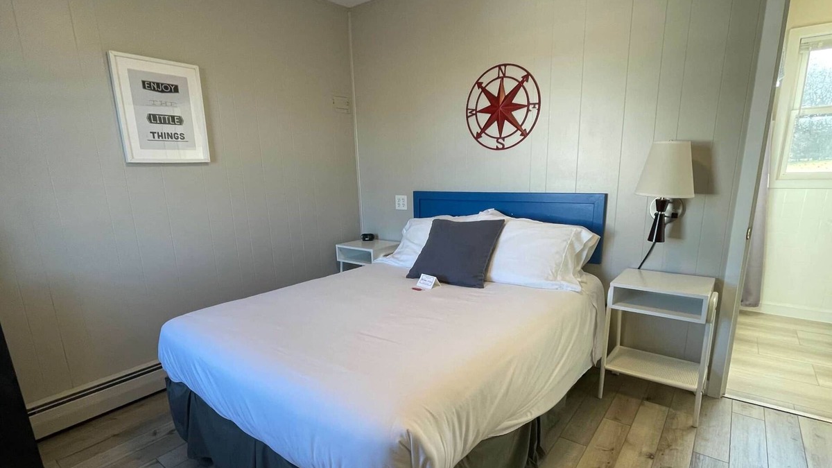 Mount Horeb Apartment | THE LITTLE VILLAGE , Full Bed 108