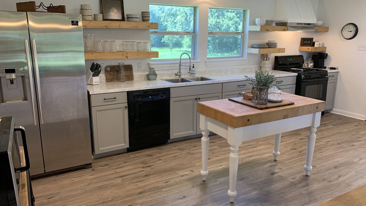 Montgomery House | The Little White Farmhouse (2 Private Acres)