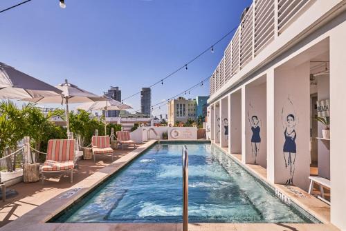 South Pointe Hotel | The Local House