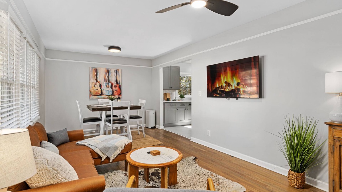 Marietta House | The Lockheed Lady - 3/2 Renovated Ranch in Marietta