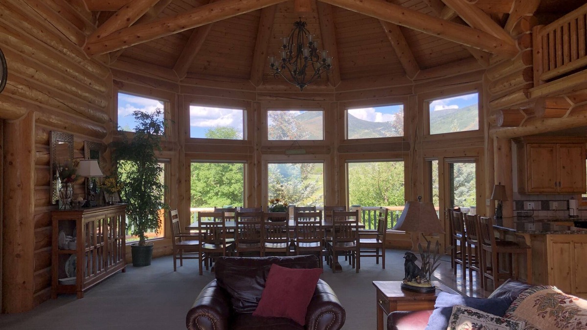 Oakley Cabin | The Lodge. A large but cozy cabin in the beautiful city of Oakley.