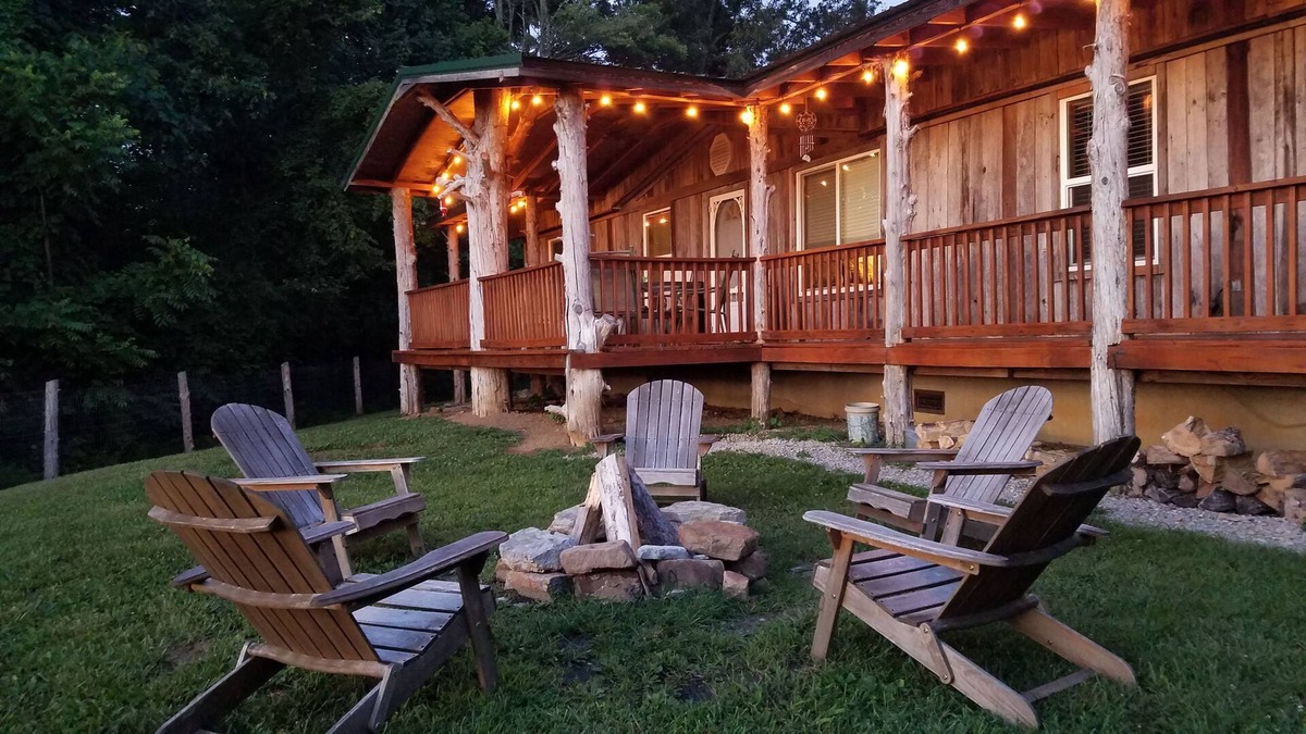 Washburn Cabin | The Lodge at COSY Farms...peaceful, secluded, mountain views, family friendly.