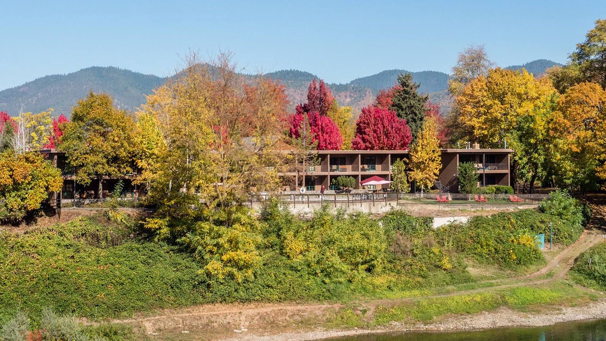 Grants Pass Hotel | The Lodge at Riverside