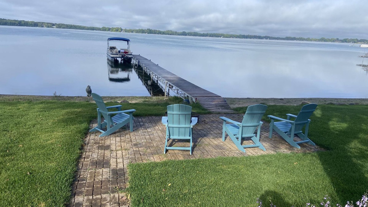 Rush City House | The Lodge Fantastic Views 3 miles off Interstate 35n2 restaurants on the lakenn