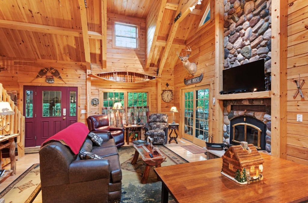 Minocqua House | The Lodge on Booth Lake - 2 Bed 2 Bath Vacation home in Minocqua