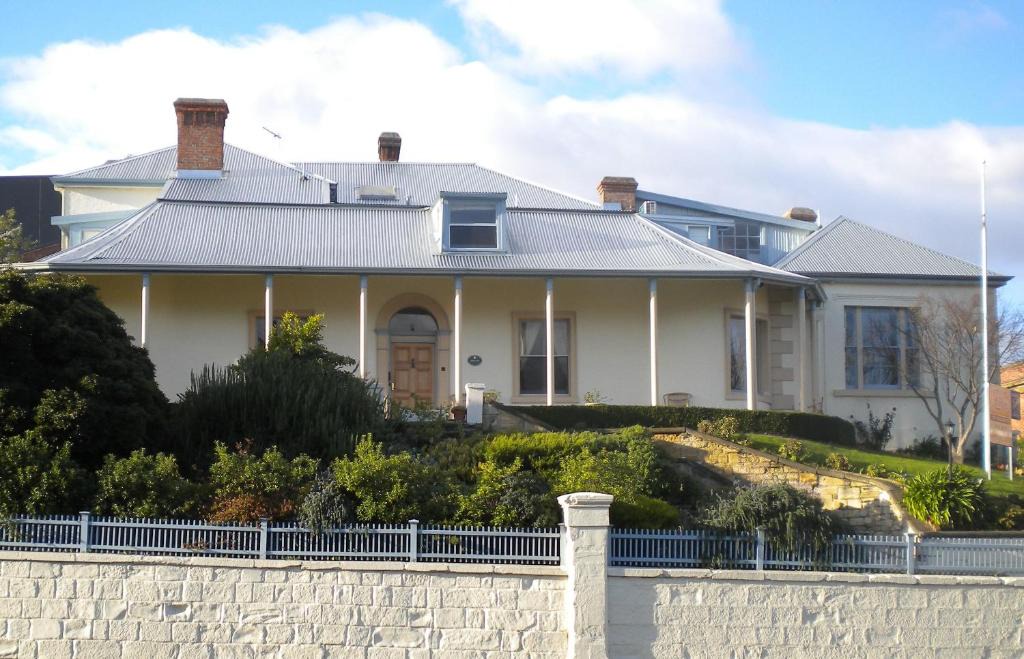 North Hobart Bed & Breakfast | The Lodge on Elizabeth