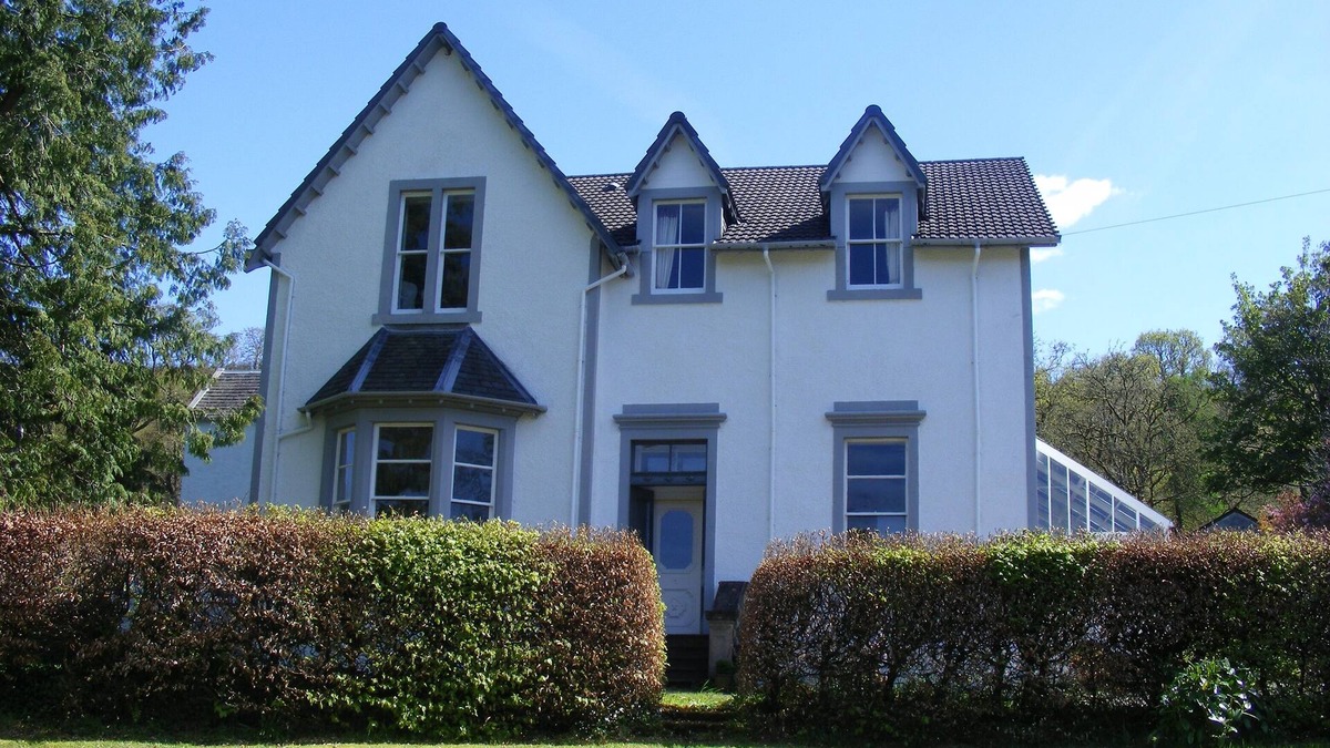 Cairndow House | The Lodge On Loch Fyne Is One Of The Most Picturesque In Argyll