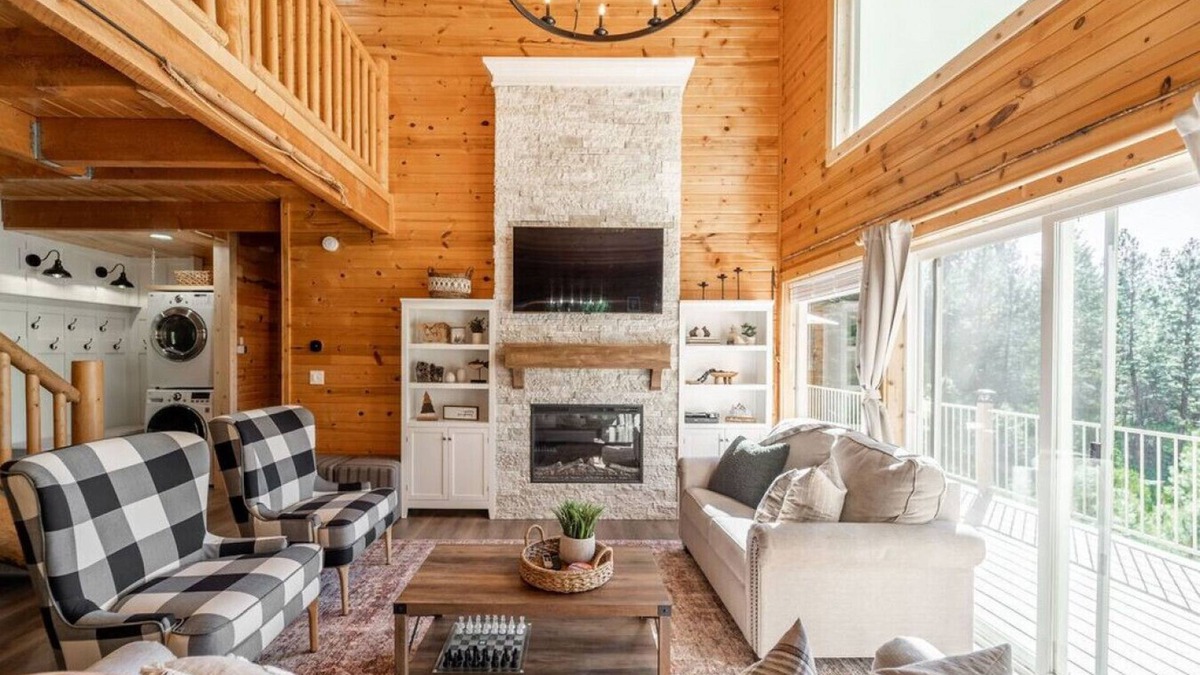 Cascade Apartment | The Lodge on Shore Drive.