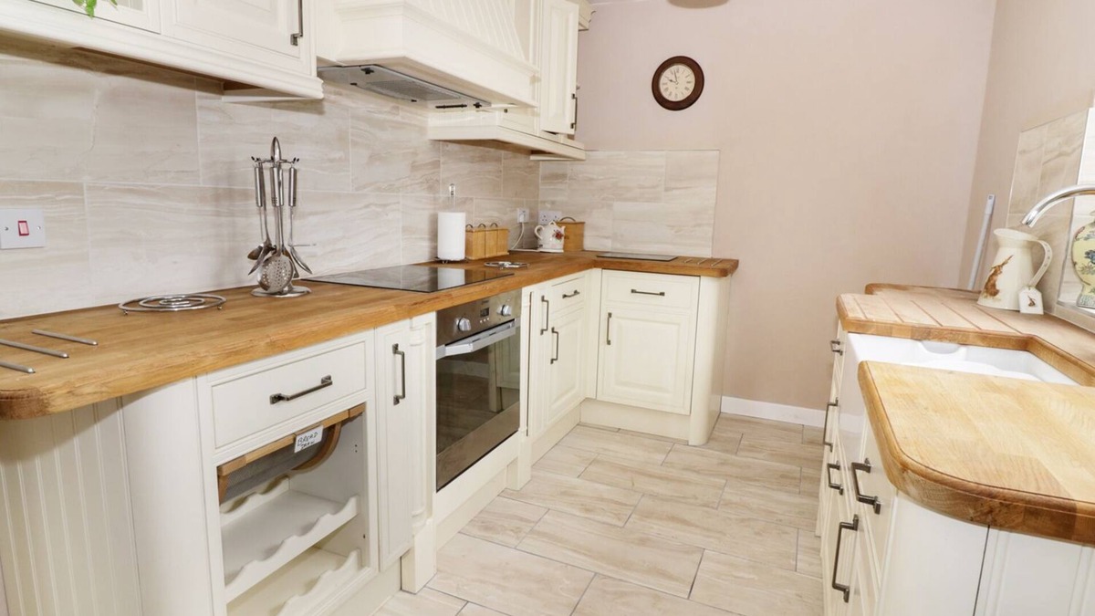 Brandon Cottage | THE LODGE, pet friendly, with open fire in Brandon