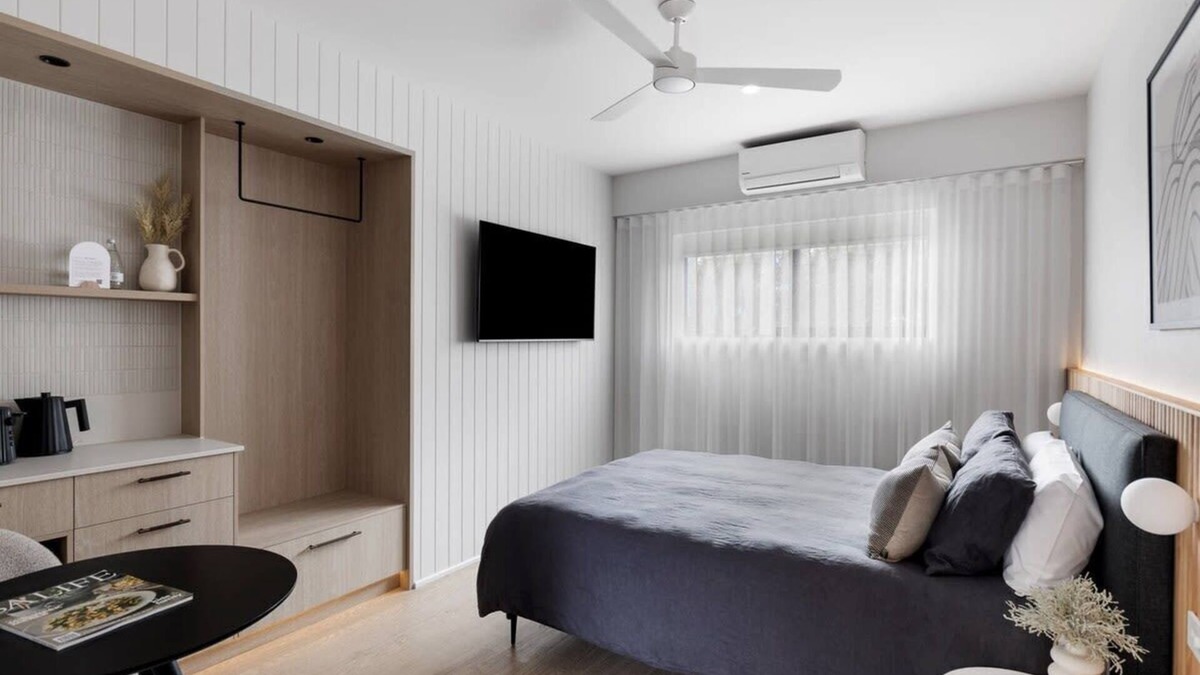 Mount Gambier Apartment | The Lodge - Room 2 - Luxury Central private Rooms, Free wifi