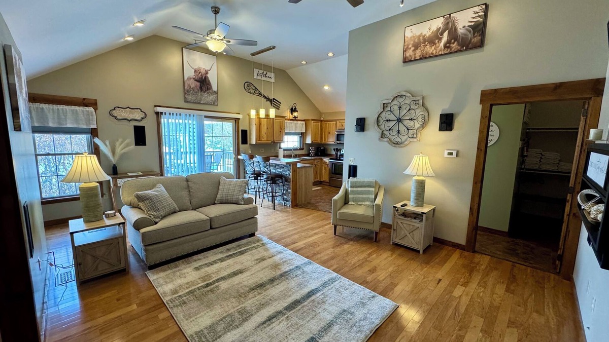Wilmington House | The Loft- 1.3 Miles to World Equestrian Center.Beautiful Country Setting