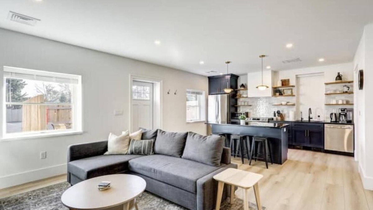 Witmer Apartment | The Loft at Legacy Manor/Minutes from Sight&Sound and Downtown Lancaster
