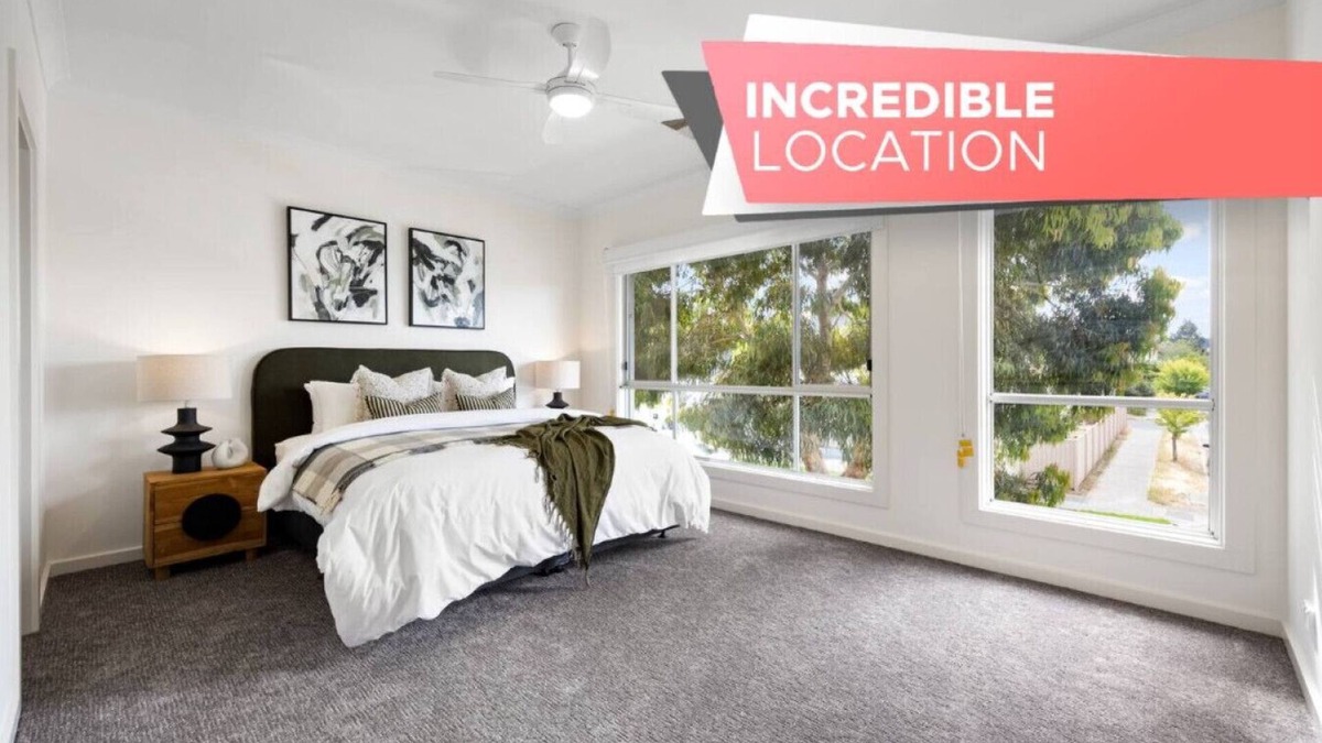 Mawson Lakes House | The Loft at Mawson 3BR Wifi Parking