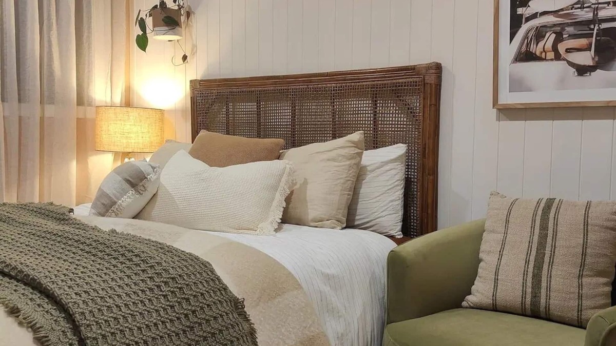 Shell Cove Apartment | The Loft/Luxurious 2 Bed Abode/Walk to Marina