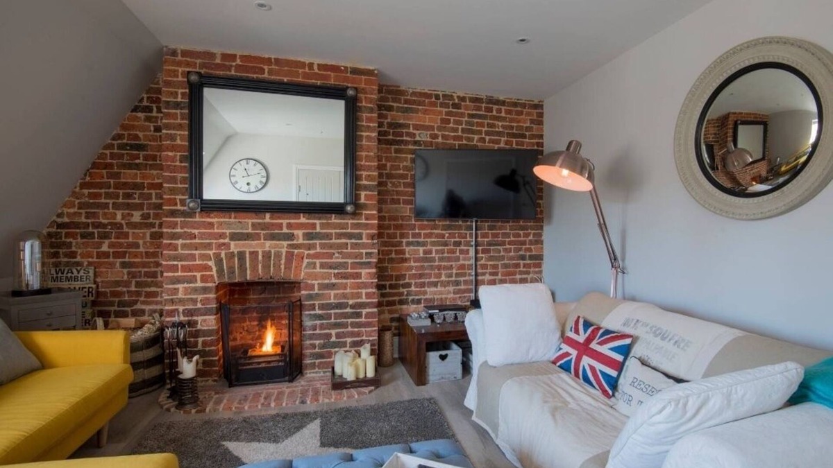 Woolbeding Apartment | ‘The Loft’ North St Midhurst near Cowdray Ruins