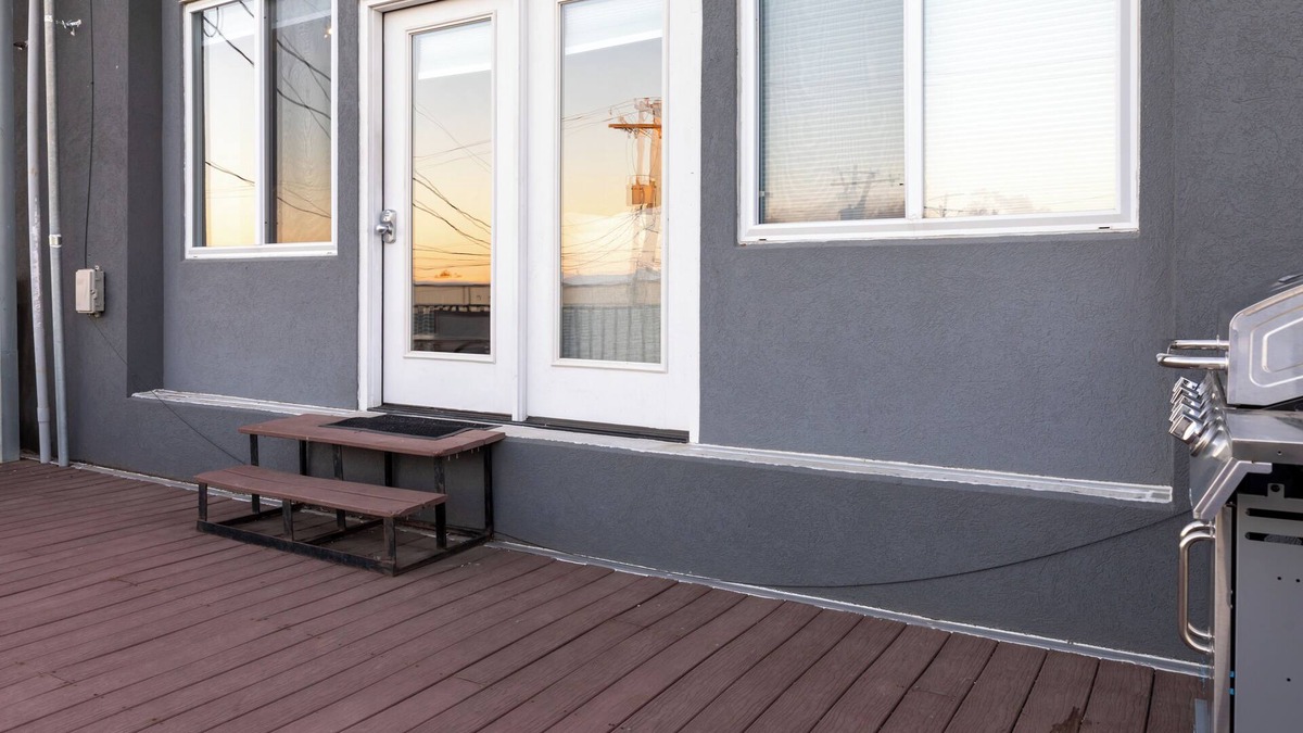 Chelsea Apartment | The Loft on Main. Cozy 2-bedroom apartment in Chelsea with all the amenities.