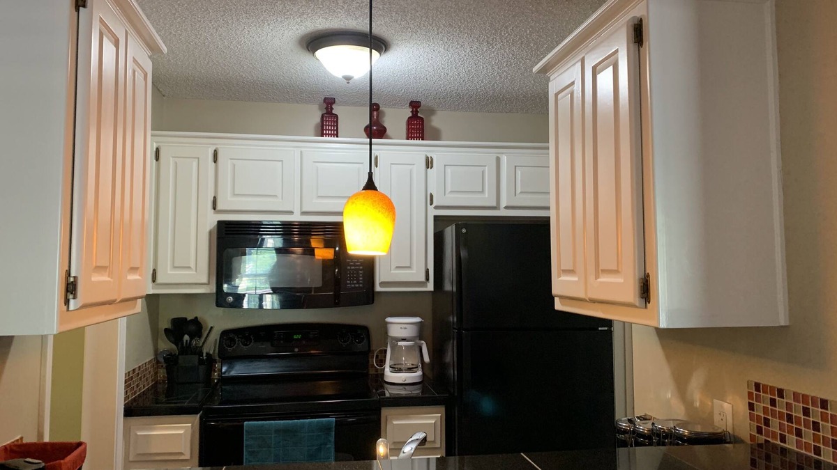 Shawnee Condo | The Loft: Quiet, Comfortable and Close To Everything That You Need!