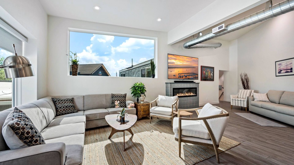 Egg Harbor Apartment | The Loft – Stylish Walkable Egg Harbor Retreat, Pet-Friendly Stay