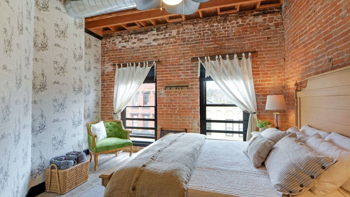 Galena House | The Loft Suite Sleeps 10! Located overlooking Main Street in downtown Galena, IL
