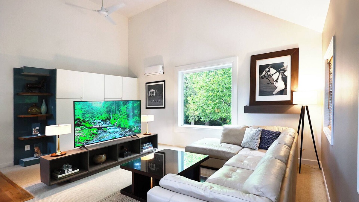 Columbus House | The Loft - Where Tranquility Meets Comfort