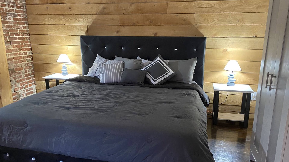 Haysi Apartment | The Lofts at Three Rivers