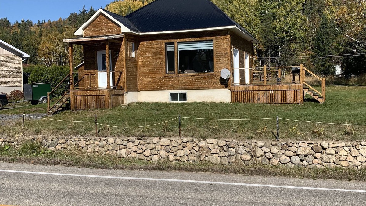 Saint Aime Des Lacs House | The log driver's rest. Cozy chalet near Haute George and near the ski center