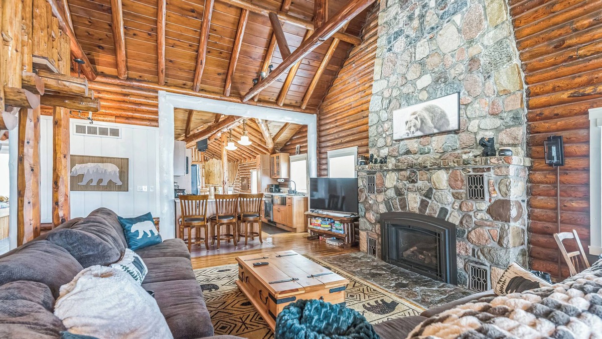 Gladwin Cabin | The Log Weekend: Cozy Up for a Crisp, Colorful Lakeside Escape