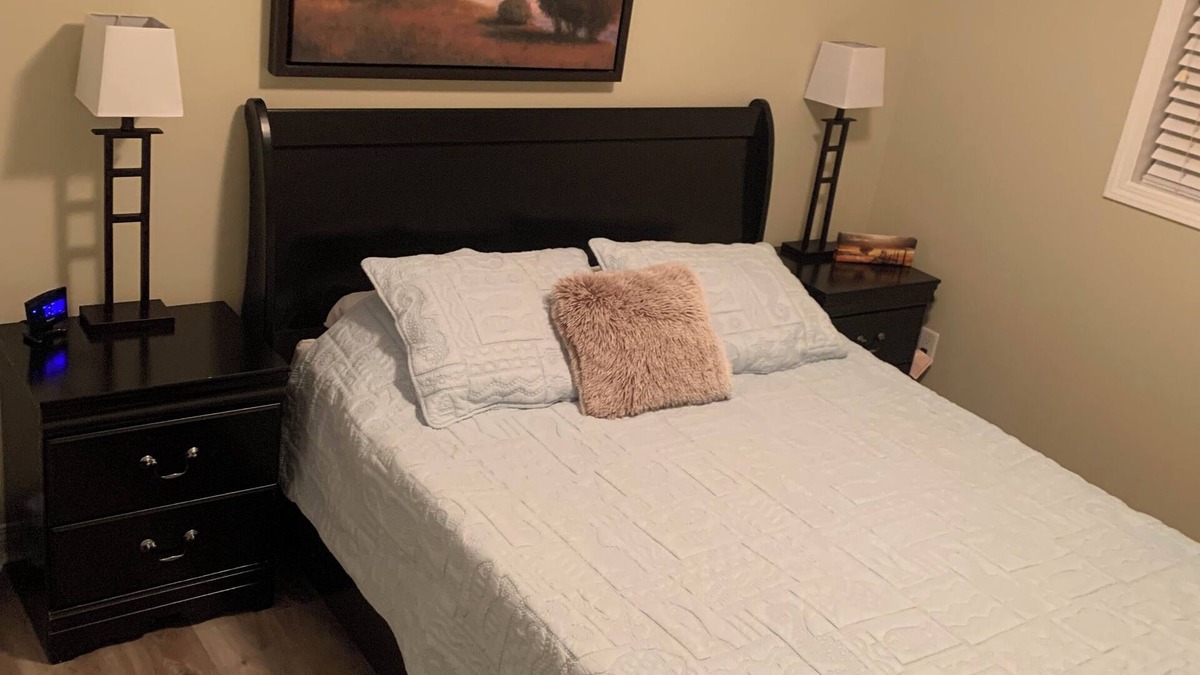 Medicine Hat Condo | The London Oasis