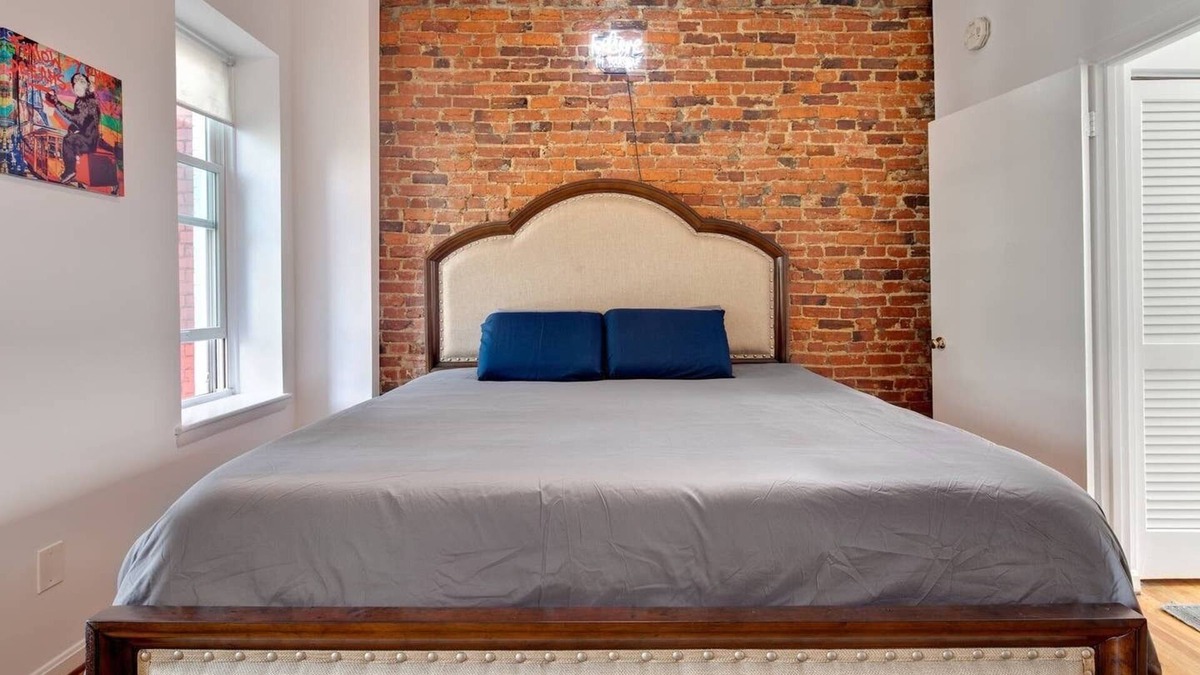 H Street Corridor Bed & Breakfast | THE LONDONER FLAT! National Mall, Hst, CAPITAL Hill, Union Station Unit A